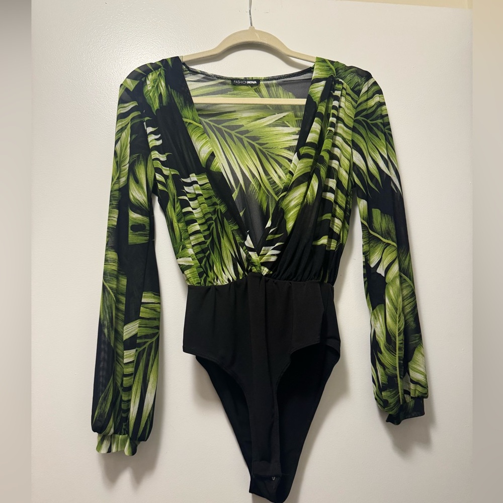 Fashion Nova Green Leaf Print Bodysuit